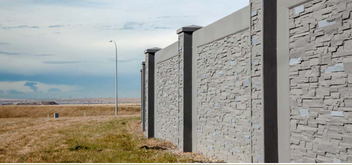 Developer fence with retaining wall 1.5m